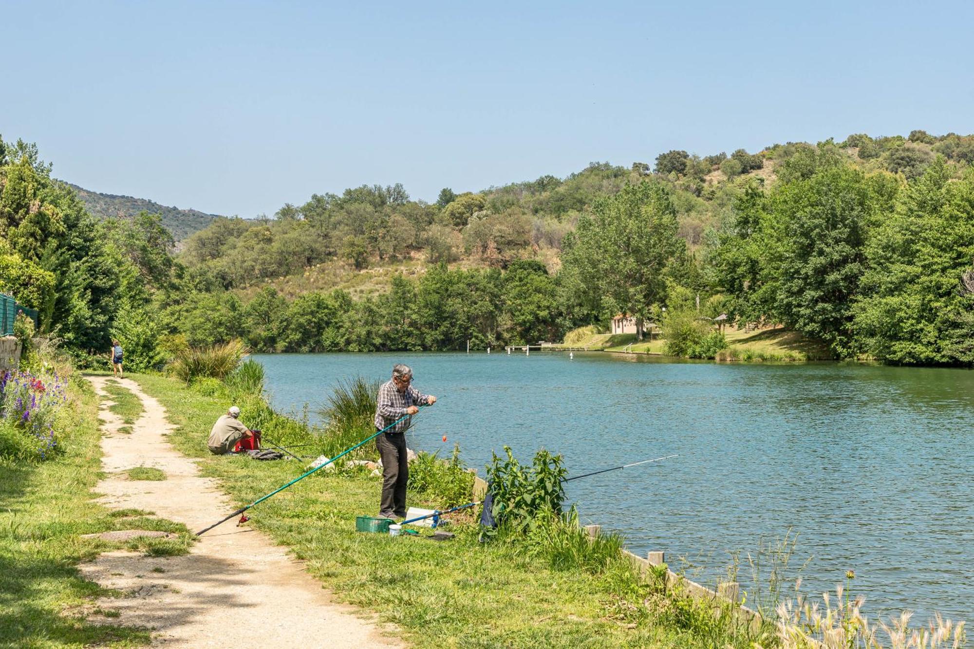 Camping Les Rives Du Lac De Vinca Екстер'єр фото